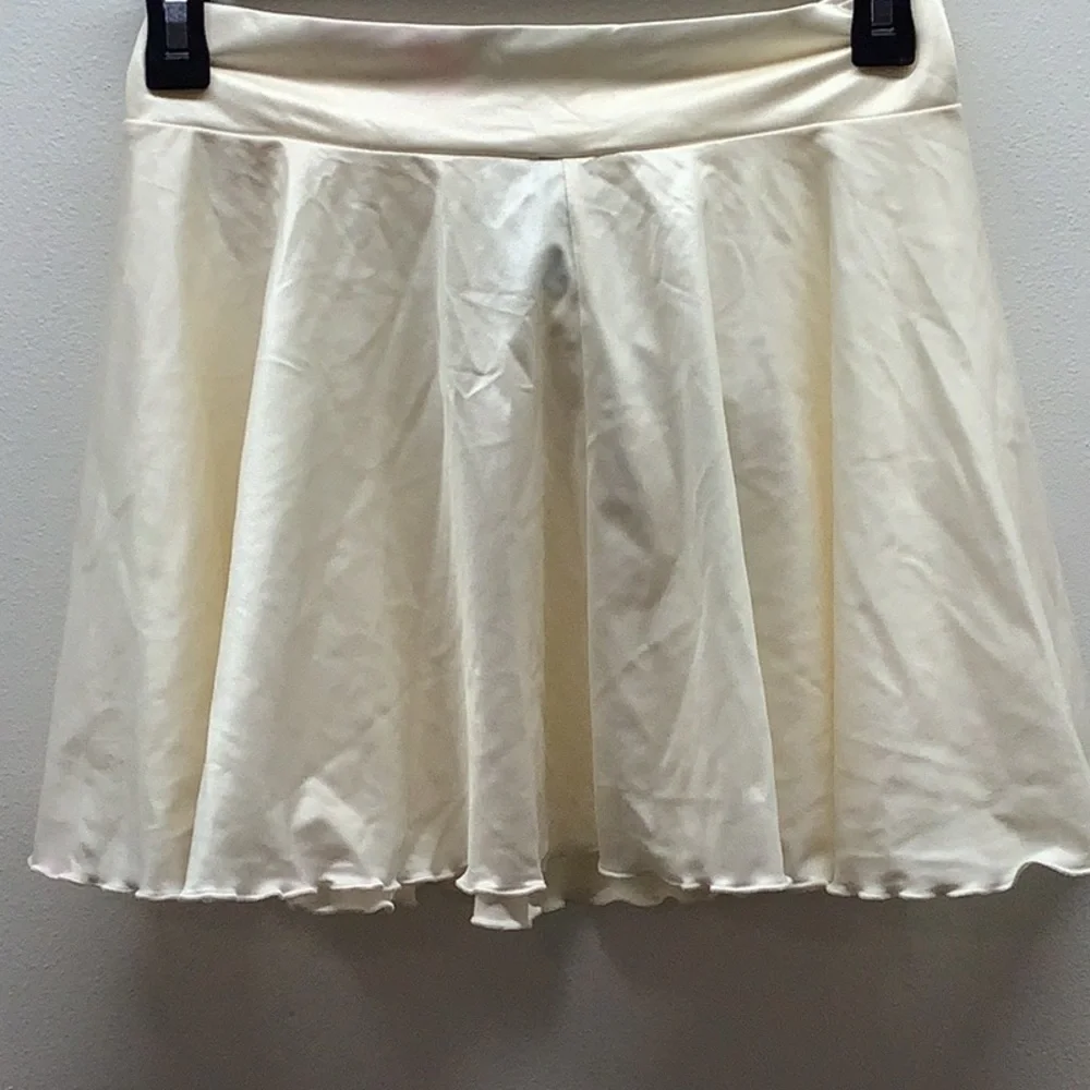 Zuliana V-Waist Size L Off White V-Waist Ruffle Skirt With Lettuce Trim. New